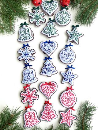 💬 Hledáš vyšívané perníčky v jiné barvě, než vidíš na e-shopu? Žádný problém! 🎁 Stačí mi napsat zprávu a já ti vyrobím...