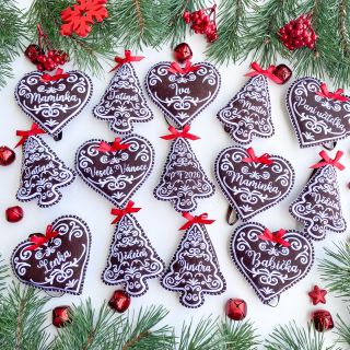 Personalizované vyšívané perníčky jsou tady! Na každém může být tvoje jméno, logo nebo krátký nápis – přesně podle tebe 💫...